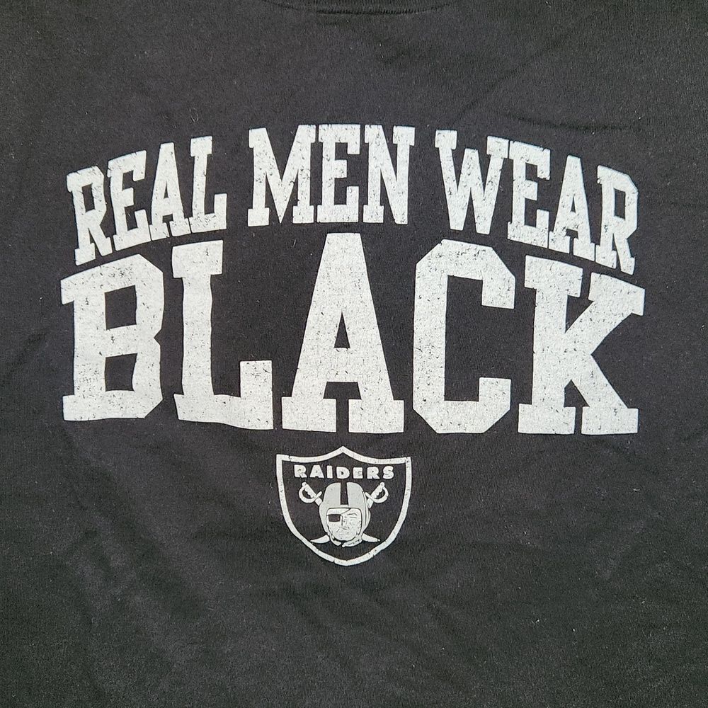 Oakland Raiders Real Men Wear Black Shirt XL - Picture 2 of 5